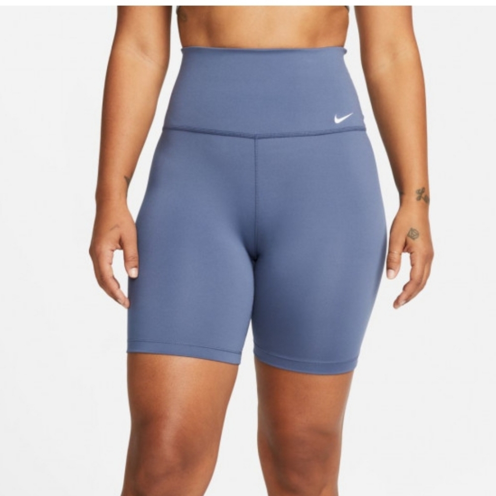 NWT Nike biker shorts 7''